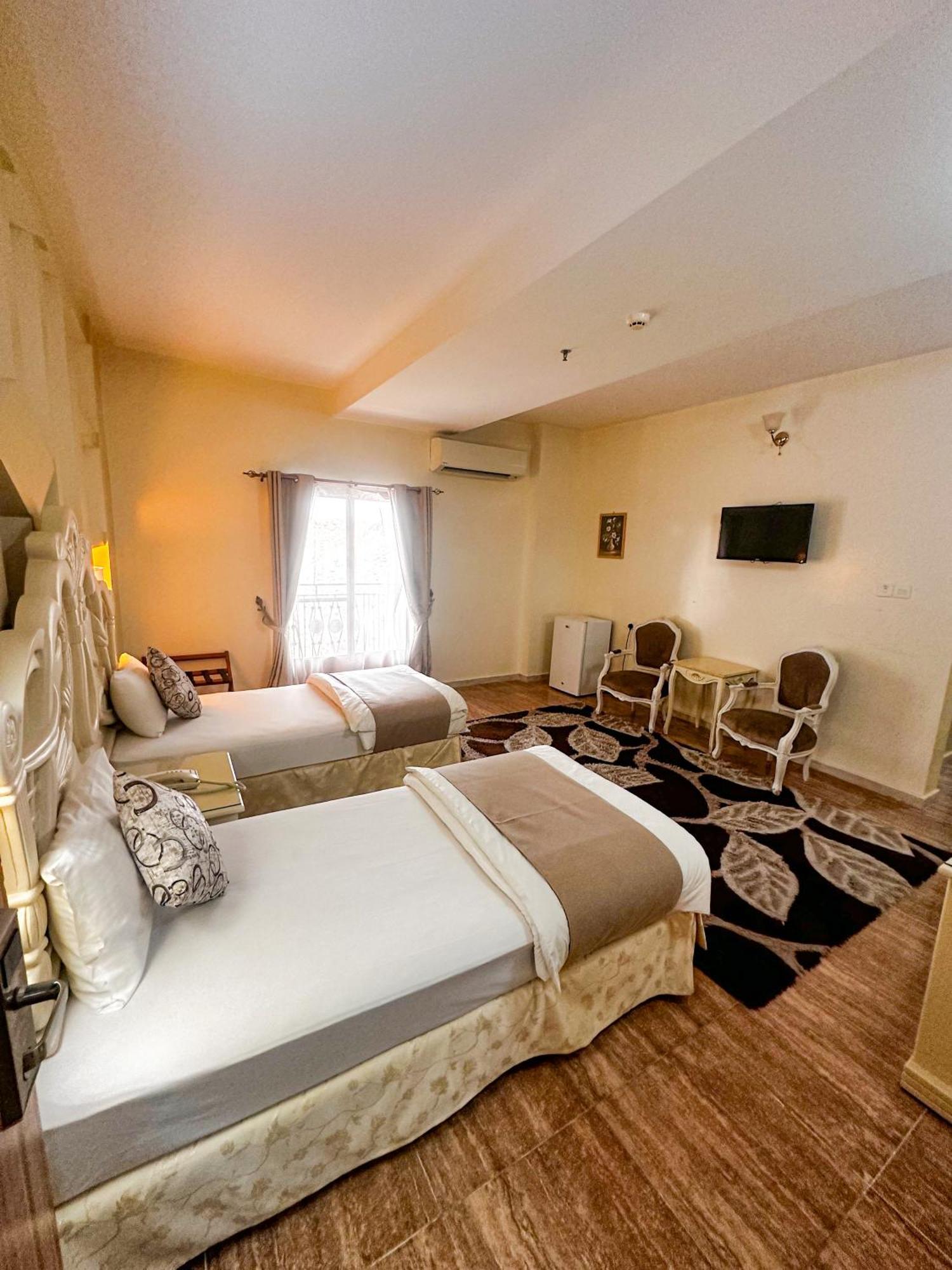 Riyam Hotel