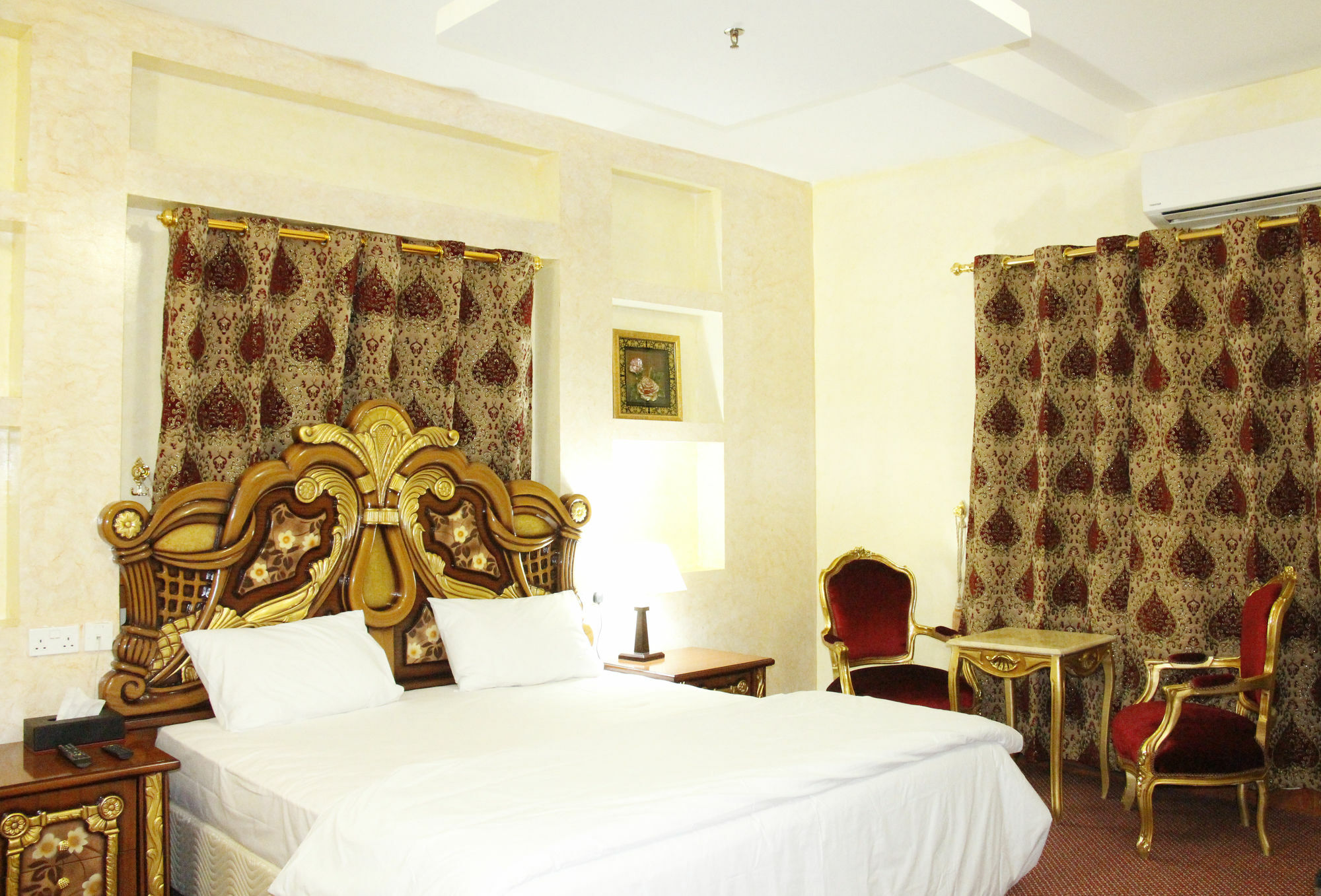Hotel Riyam