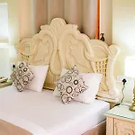 Riyam Hotel