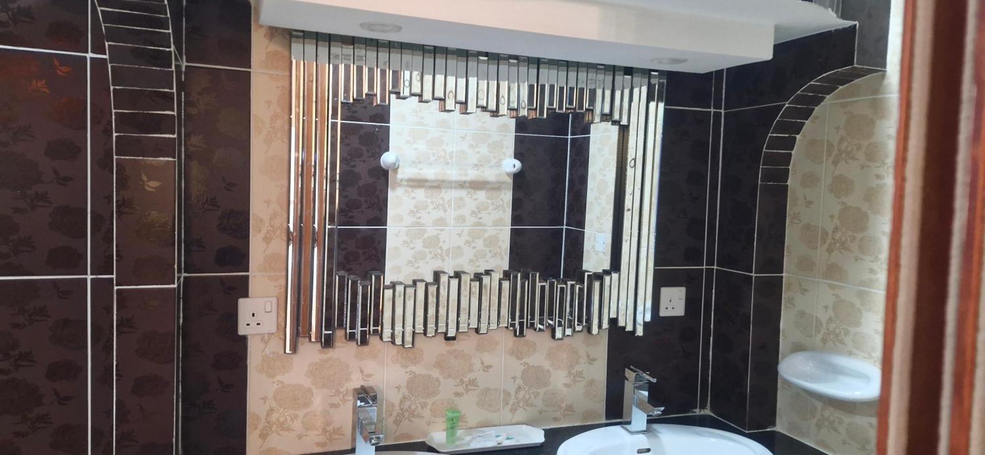 Riyam Hotel 2*